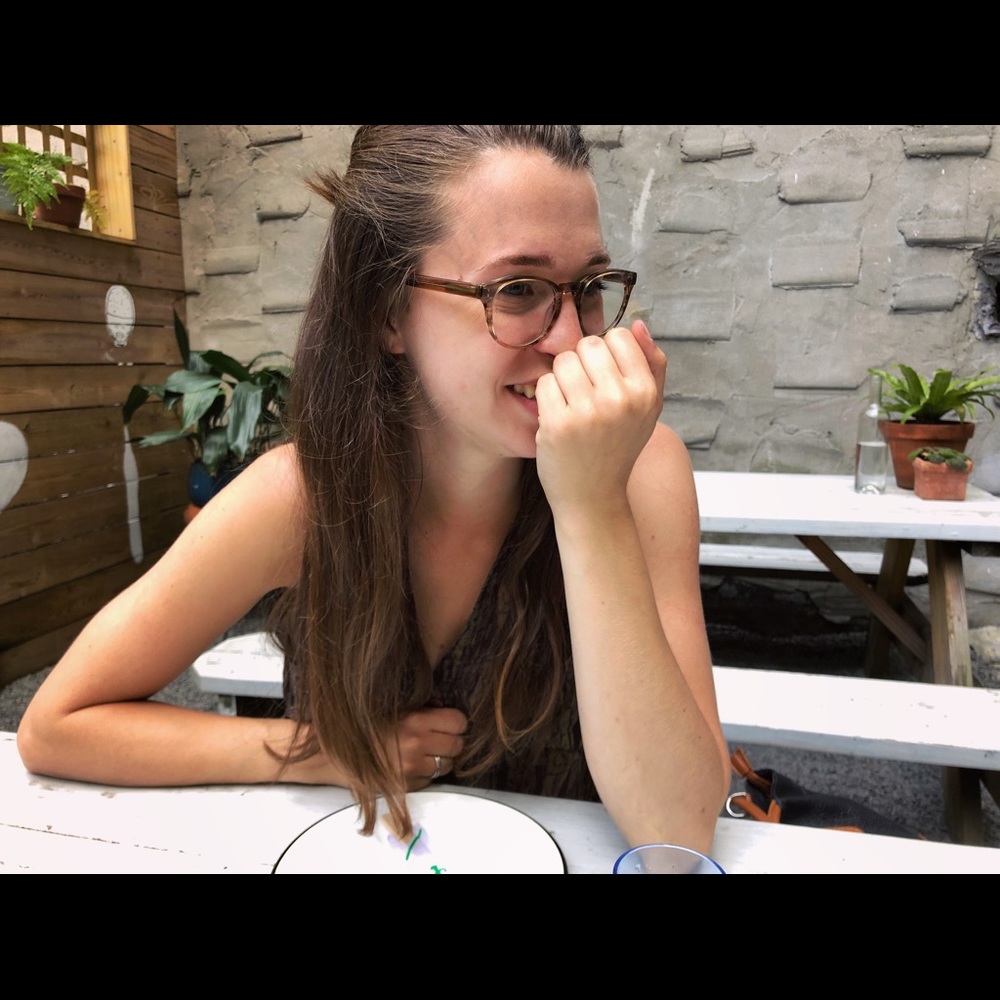 Meet your Posher, Simone